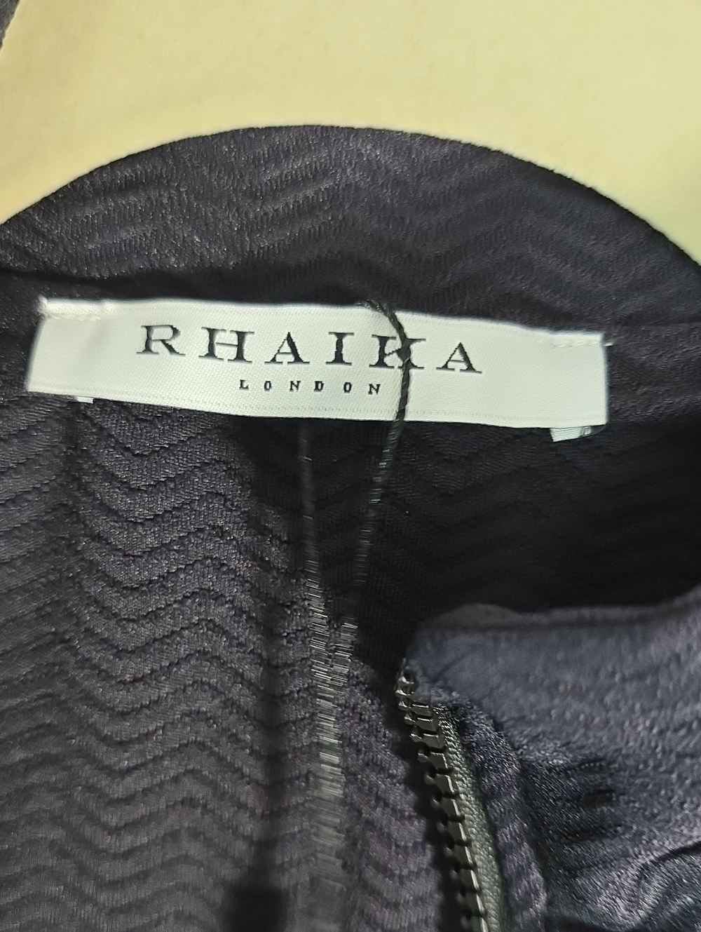 Rhaika Black Zip-Front Long Sleeve Top - Picture 3 of 10